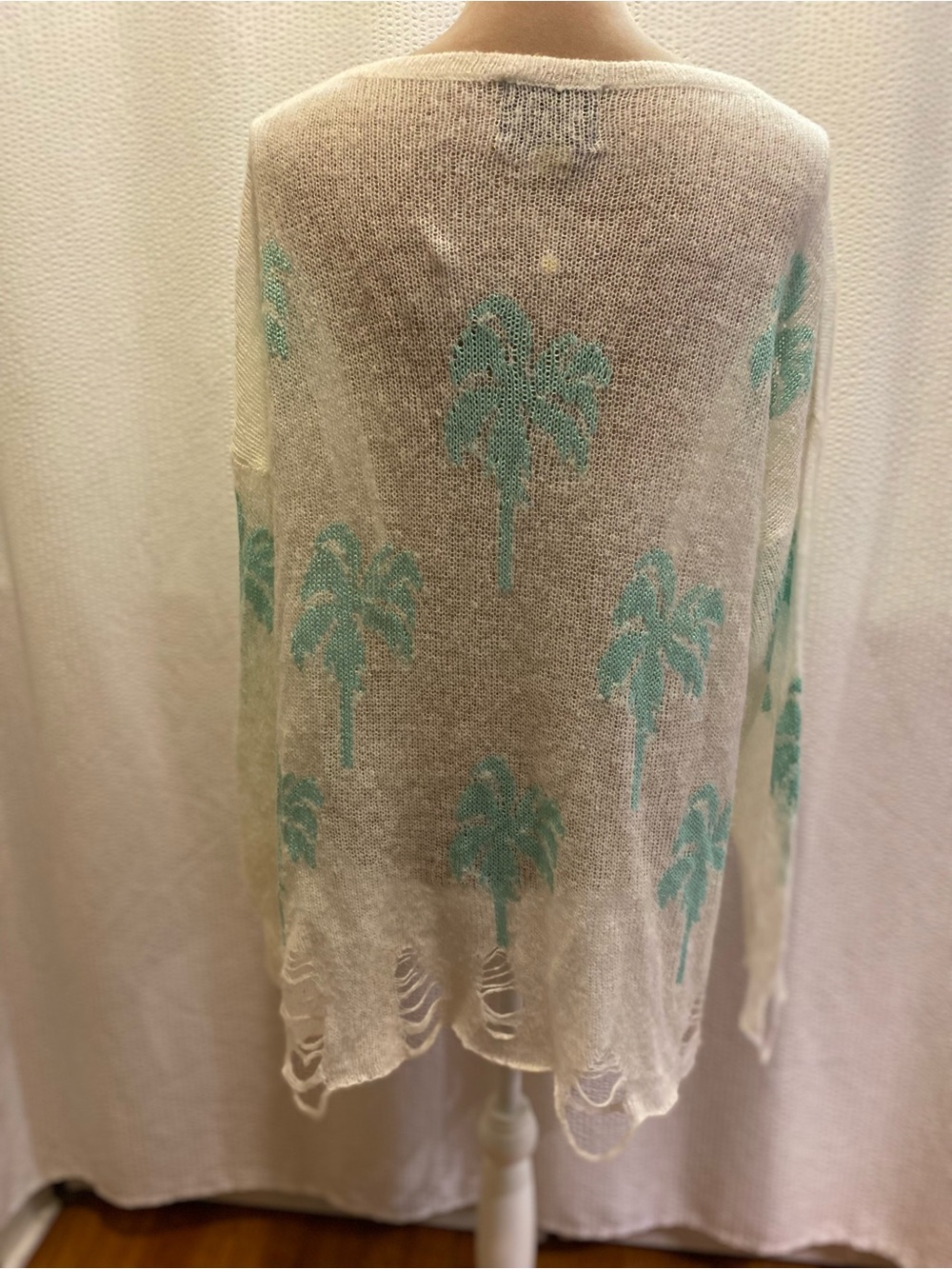 Wild fox distressed palm sweater - Picture 7 of 8